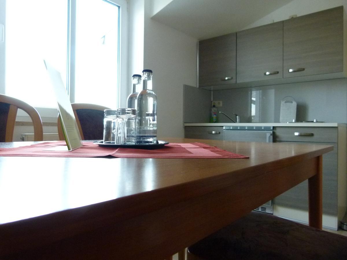 Hotel-Pension Pastow Garni Broderstorf Екстер'єр фото